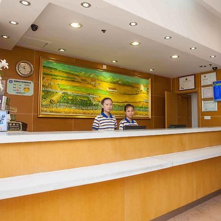 7Days Inn Nanchang North Railway Station Square 외부 사진