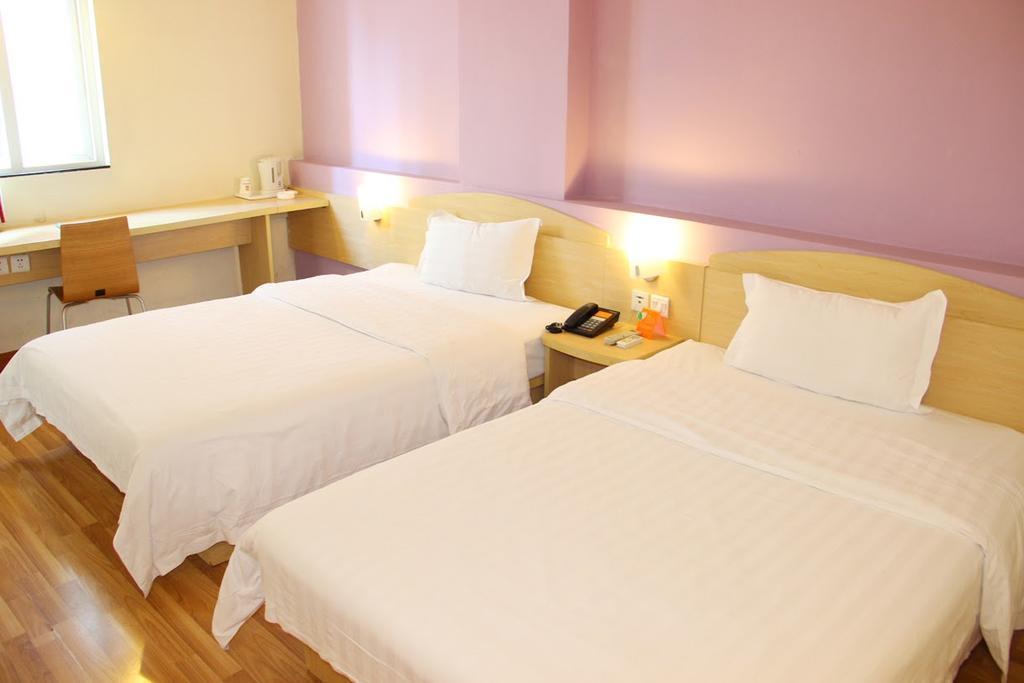 7Days Inn Nanchang North Railway Station Square 외부 사진