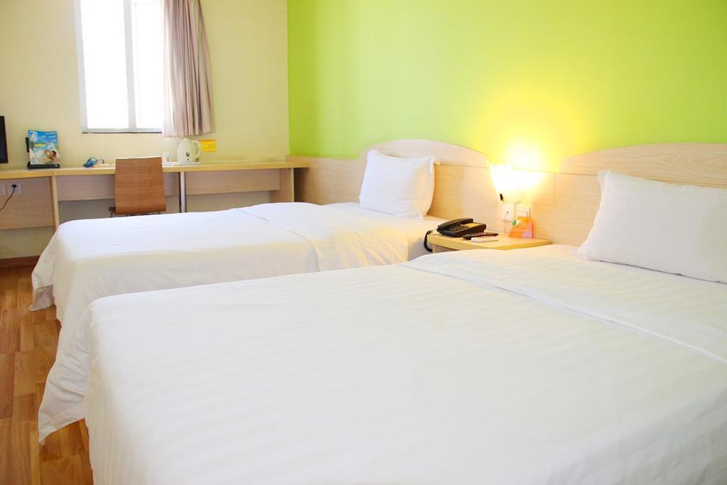 7Days Inn Nanchang North Railway Station Square 외부 사진