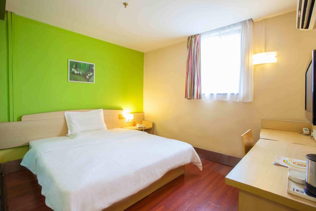 7Days Inn Nanchang North Railway Station Square 객실 사진