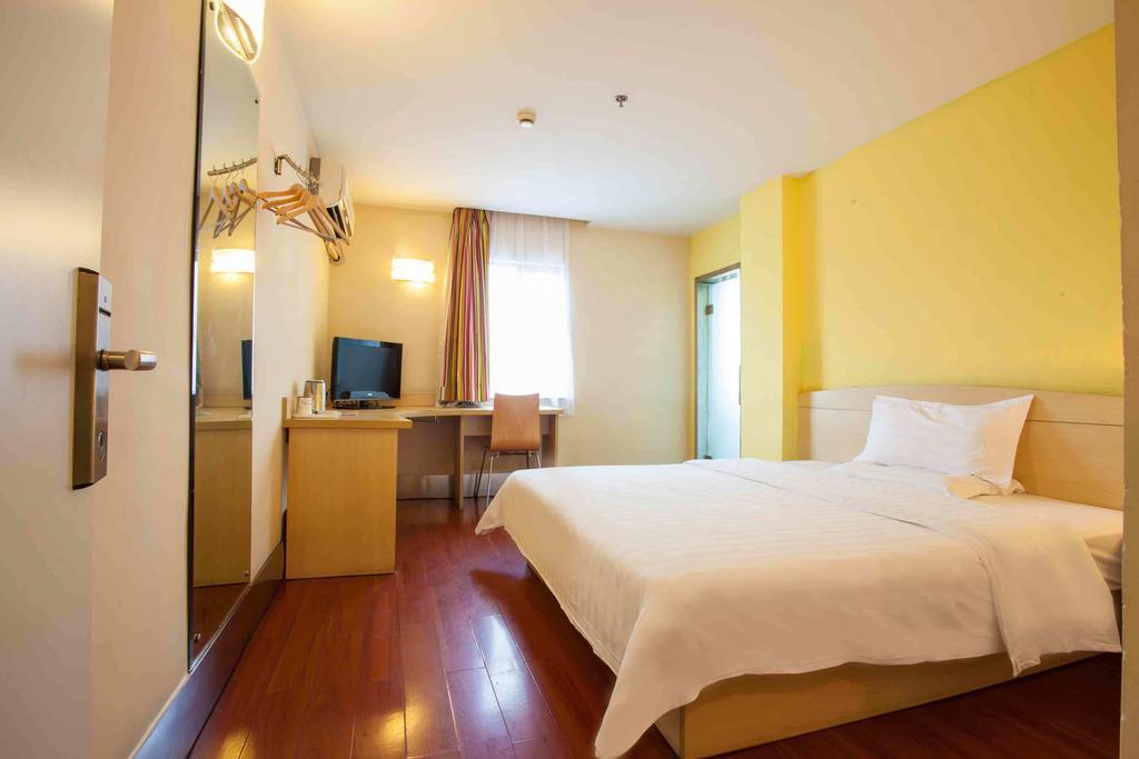 7Days Inn Nanchang North Railway Station Square 객실 사진