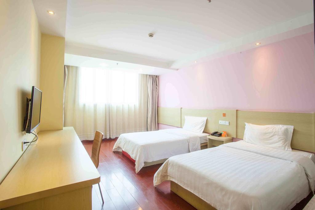 7Days Inn Nanchang North Railway Station Square 객실 사진